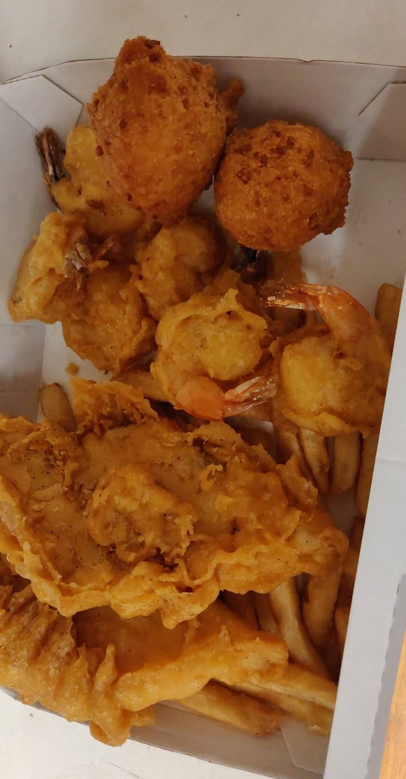 Long John Silvers | restaurant | 2880 S Bay St, Eustis, FL 32726, USA | 3523571125 OR +1 352-357-1125