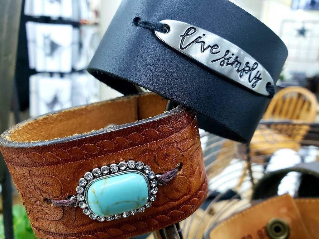 Center Street Junction - Mercantile and More | restaurant | 101 Mashell Ave N, Eatonville, WA 98328, USA | 3608322526 OR +1 360-832-2526