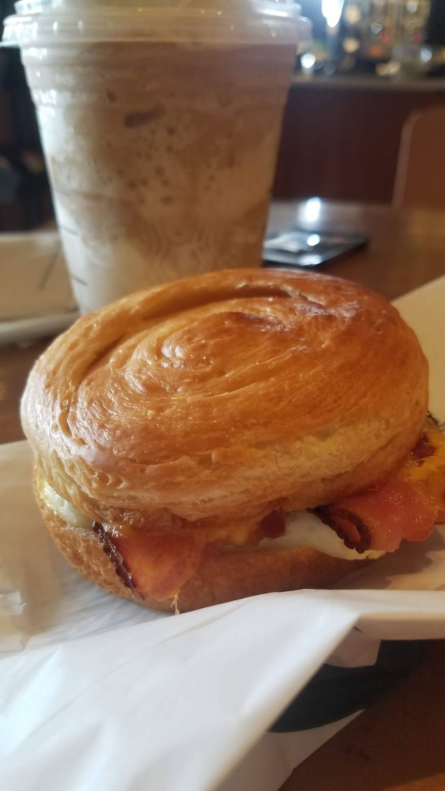 Starbucks | cafe | 8481 W Grand River Ave, Brighton, MI 48116, USA | 8102252428 OR +1 810-225-2428