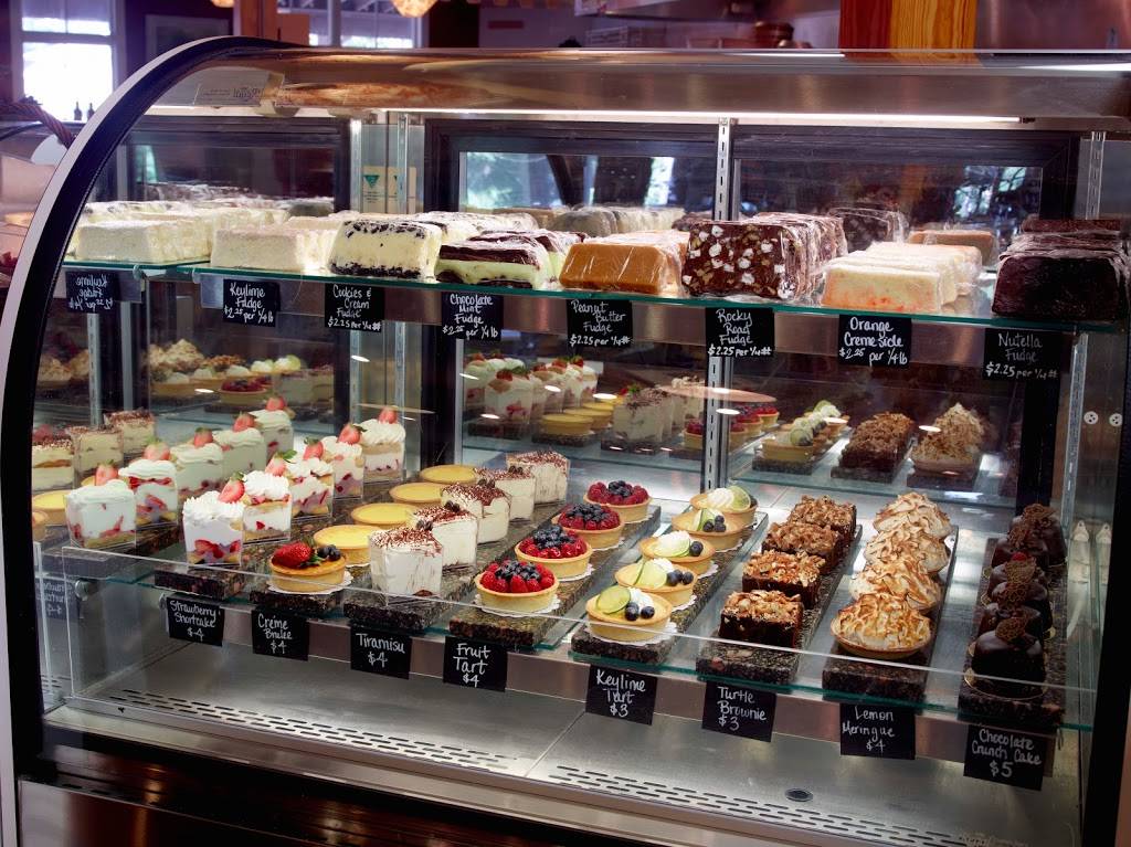 Marche Burette | restaurant | 85 Amelia Village Cir, Fernandina Beach, FL 32034, USA | 9044914834 OR +1 904-491-4834