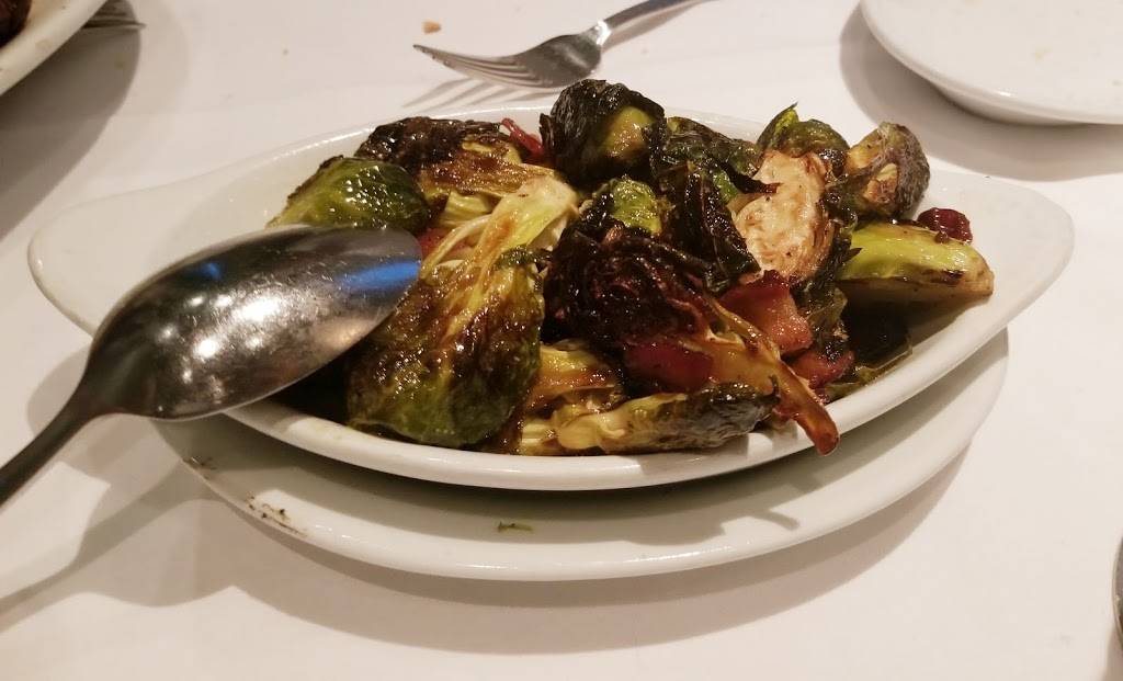 Ruths Chris Steak House | restaurant | 800 Green Valley Rd Suite 100, Greensboro, NC 27408, USA | 3365741515 OR +1 336-574-1515