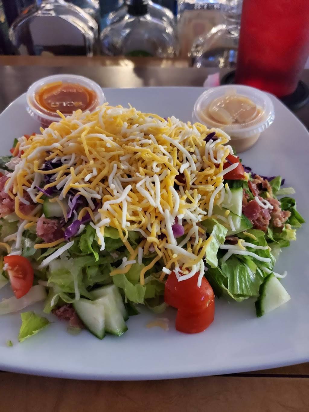 Montags Pub and Grill | restaurant | 1821 Main St, Cross Plains, WI 53528, USA | 6084130333 OR +1 608-413-0333