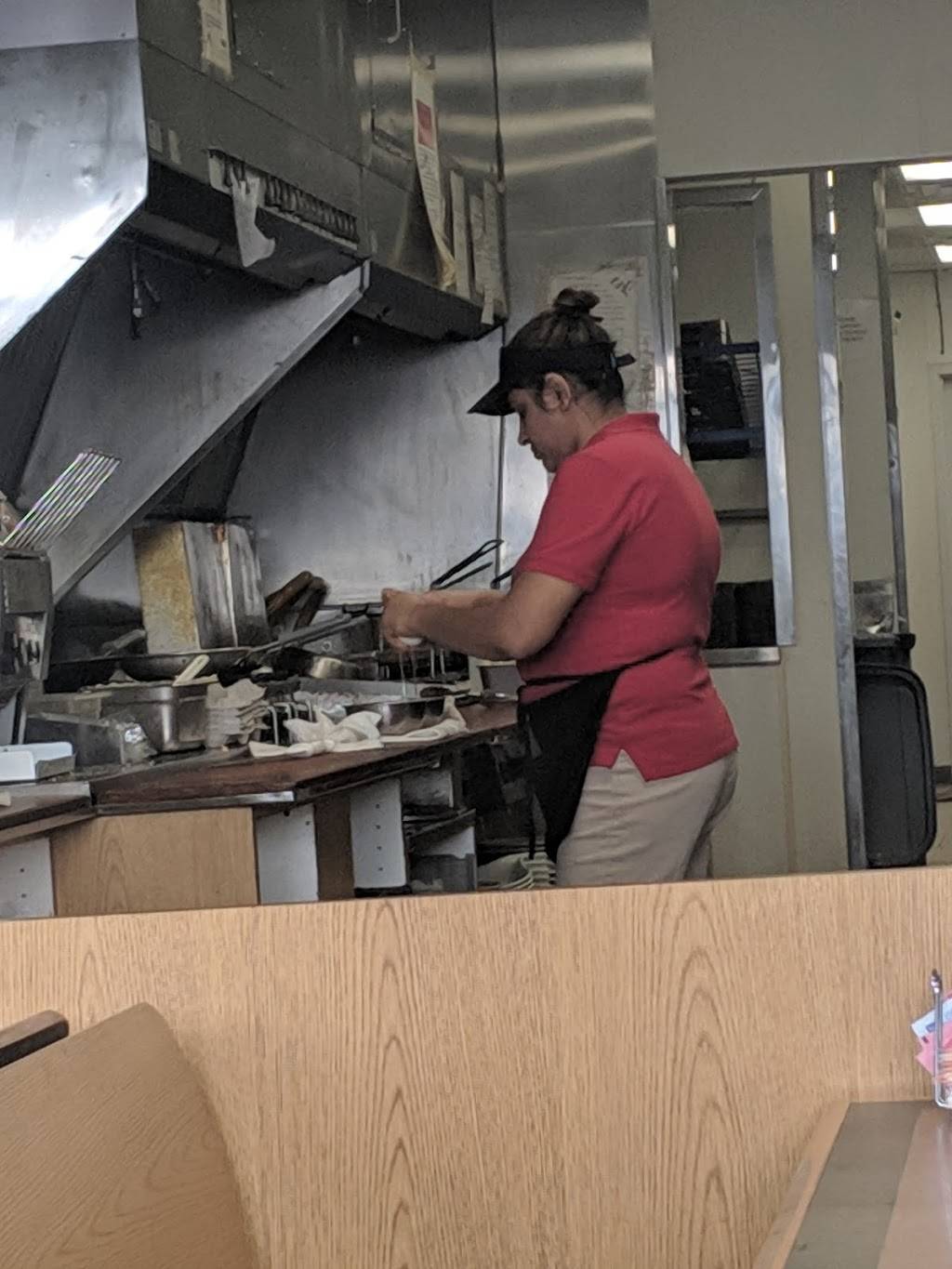 George Webb Restaurant | restaurant | N112W15800 Mequon Rd, Germantown, WI 53022, USA | 2622515925 OR +1 262-251-5925