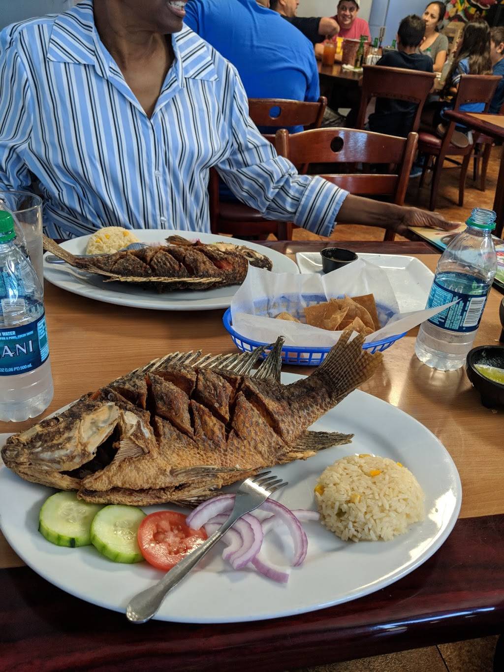 Cheko El Rey Del Sarandeado LLC | restaurant | 343 East Market Street, Long Beach, CA 90805, USA | 5624224888 OR +1 562-422-4888