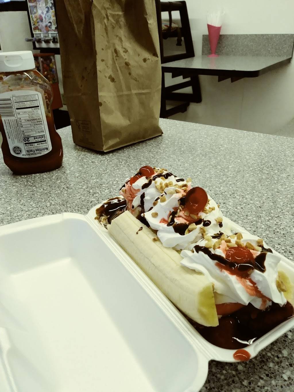 Sno-White Drive In | restaurant | 3442 Atchison St, Riverbank, CA 95367, USA | 2098696833 OR +1 209-869-6833