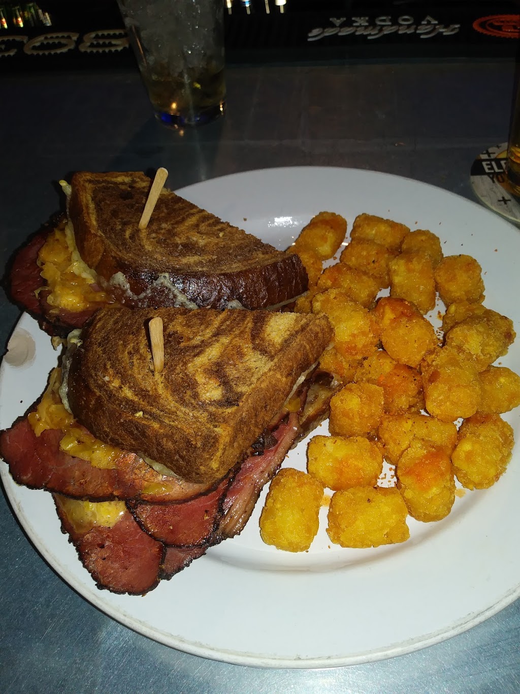 Brewers Restaurant & Sports Bar | restaurant | 2191 E 32nd St, Yuma, AZ 85365, USA | 9283417989 OR +1 928-341-7989