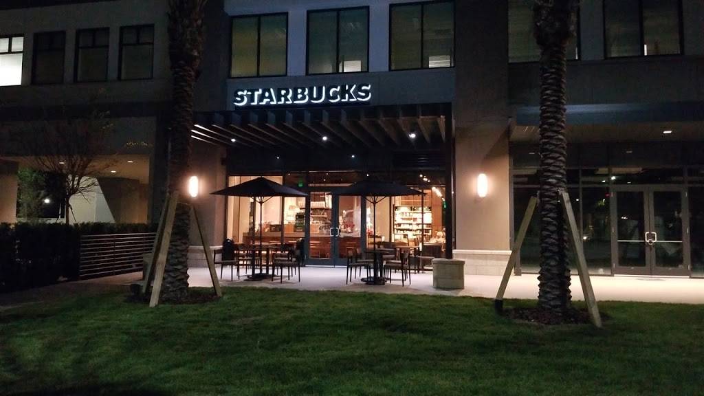 Starbucks | cafe | 9100 Conroy Windermere Rd Suite 140, Windermere, FL 34786, USA | 4072444885 OR +1 407-244-4885