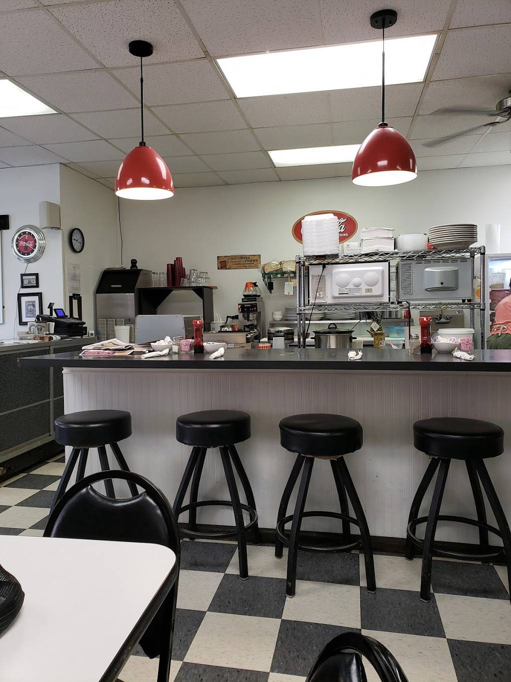 Verns Place | restaurant | 16 Jamestown St, Randolph, NY 14772, USA | 7163585166 OR +1 716-358-5166