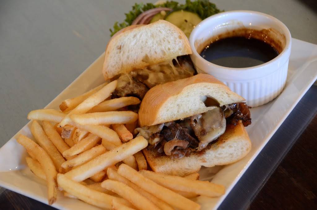 Front Street Pub & Eatery | restaurant | 208 E River Dr, Davenport, IA 52801, USA | 5633221569 OR +1 563-322-1569