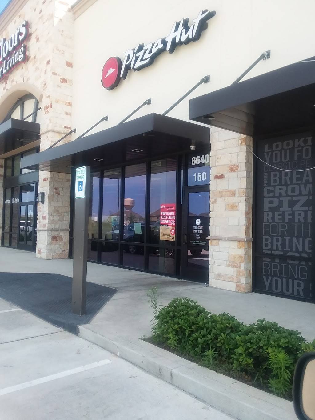 Pizza Hut | restaurant | 6640 South Shore Blvd, League City, TX 77573, USA | 8329050111 OR +1 832-905-0111