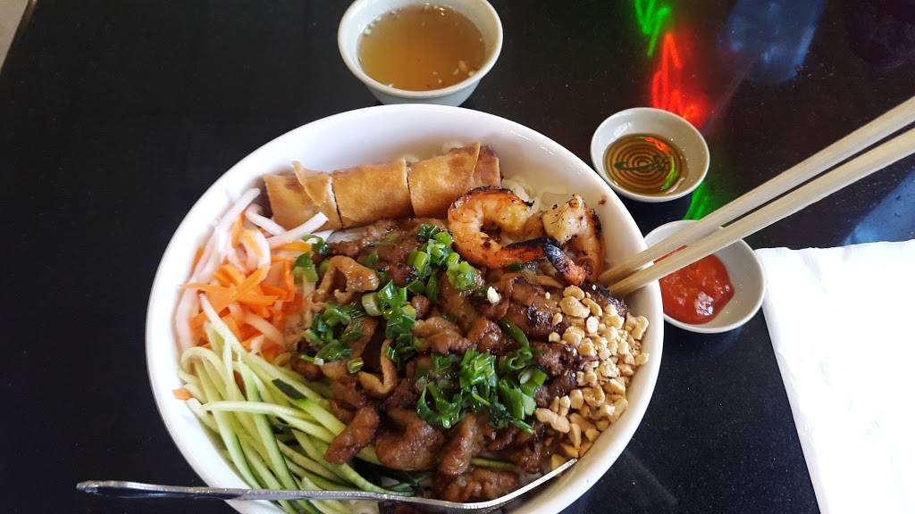 Pho Little Saigon Restaurant | restaurant | 3775 W Spring Mountain Rd, Las Vegas, NV 89102, USA | 7022212111 OR +1 702-221-2111