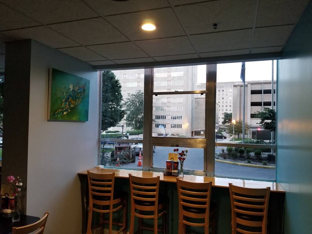 Towne House Café | restaurant | 660 Boas St, Harrisburg, PA 17102, USA | 7176956644 OR +1 717-695-6644