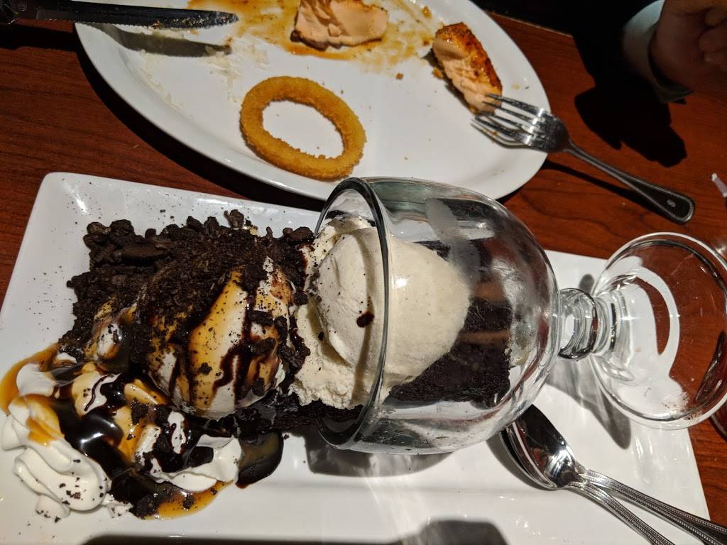 Ruby Tuesday | restaurant | 120 International Blvd, Elizabeth, NJ 07201, USA | 9082898307 OR +1 908-289-8307