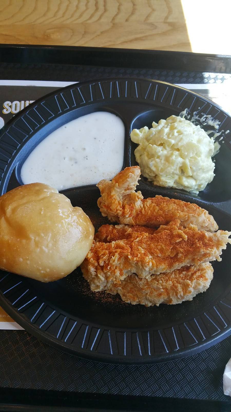 Golden Chick | meal takeaway | 17858 Preston Rd, Dallas, TX 75252, USA | 9729300318 OR +1 972-930-0318