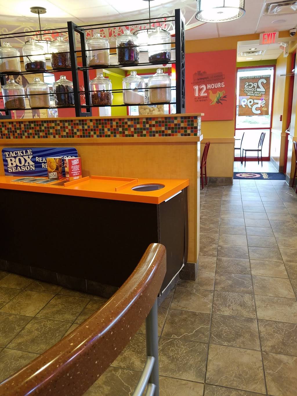 Popeyes Louisiana Kitchen | restaurant | 121 Boston Post Rd, Orange, CT 06477, USA | 2035539442 OR +1 203-553-9442