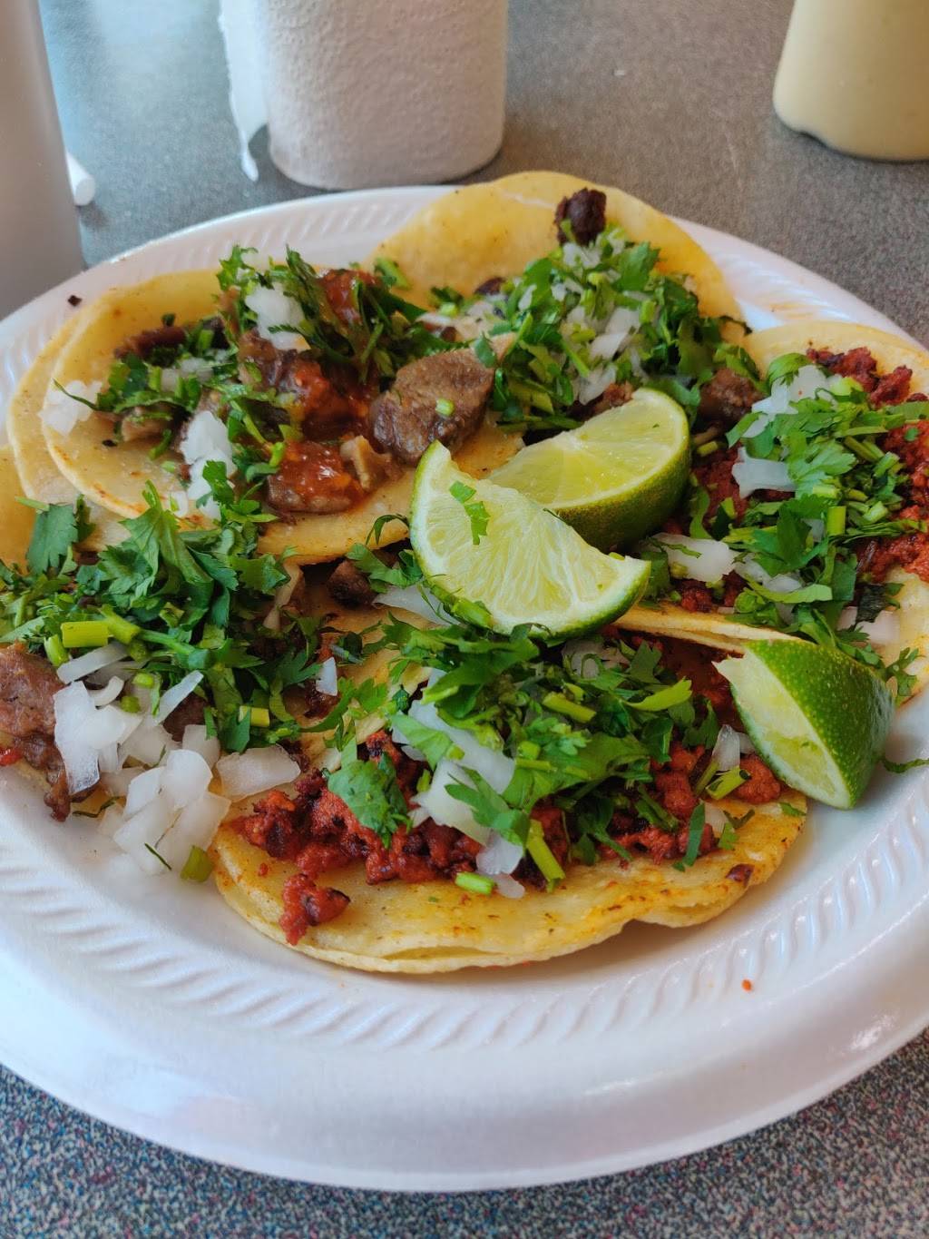 Tacos La Banqueta | restaurant | 2007 Southeast Pkwy, Arlington, TX 76018, USA | 6822761577 OR +1 682-276-1577