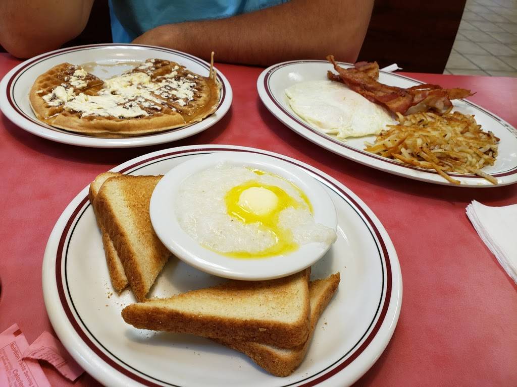 Huddle House | meal takeaway | 1589 Skippers Rd, Emporia, VA 23847, USA | 4346342829 OR +1 434-634-2829