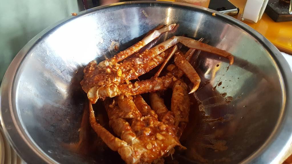 Crazy Cajun Seafood & Sports | restaurant | 13280 Northwest Fwy, Houston, TX 77040, USA | 7136905586 OR +1 713-690-5586