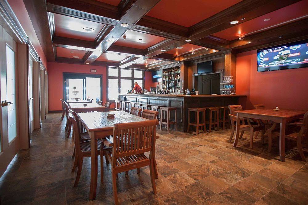 Oakwood Resort | restaurant | 702 E Lake View Rd, Syracuse, IN 46567, USA | 5744577100 OR +1 574-457-7100