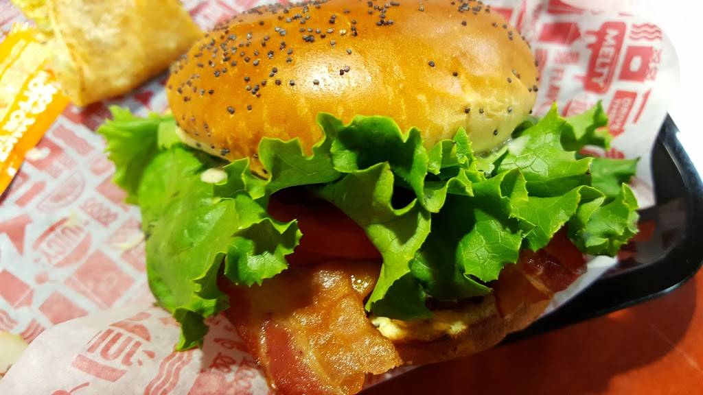 Jack in the Box | restaurant | 585 Palomar St, Chula Vista, CA 91911, USA | 6194226561 OR +1 619-422-6561