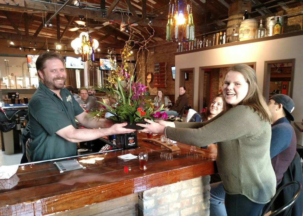 Oak Park Brewing Company | restaurant | 155 S Oak Park Ave, Oak Park, IL 60302, USA | 7084450272 OR +1 708-445-0272