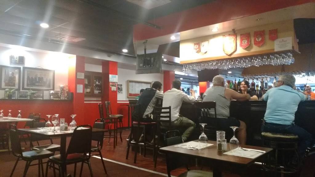 Casa Do Benfica Restaurant | restaurant | 28 Federal Rd, Danbury, CT 06810, USA | 2032050937 OR +1 203-205-0937