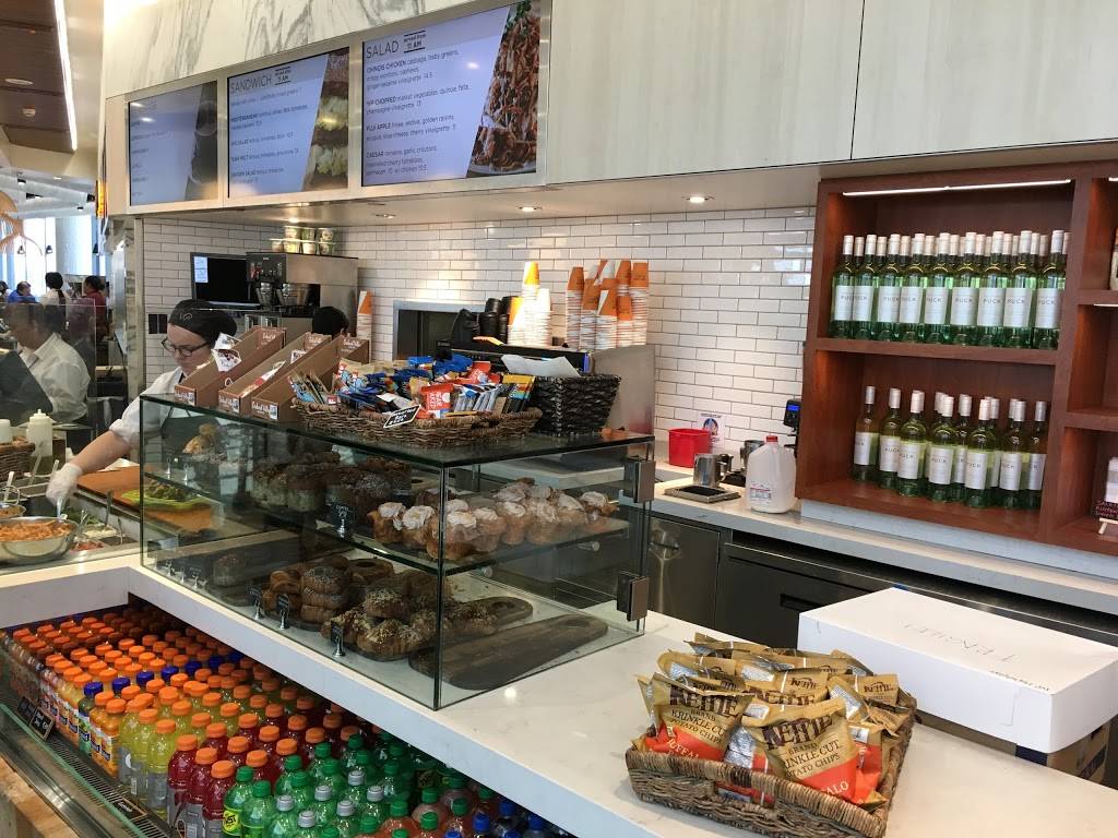 The Kitchen by Wolfgang Puck | restaurant | 600 World Way, Los Angeles, CA 90045, USA | 4247026674 OR +1 424-702-6674