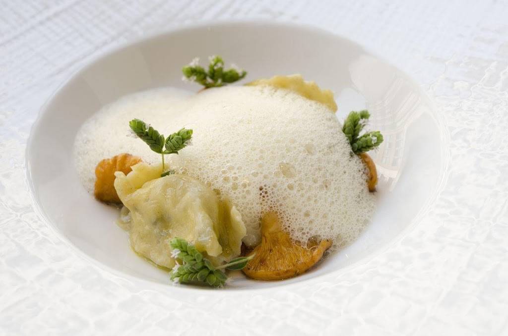 Racines NY | restaurant | 94 Chambers St, New York, NY 10007, USA | 2122273400 OR +1 212-227-3400