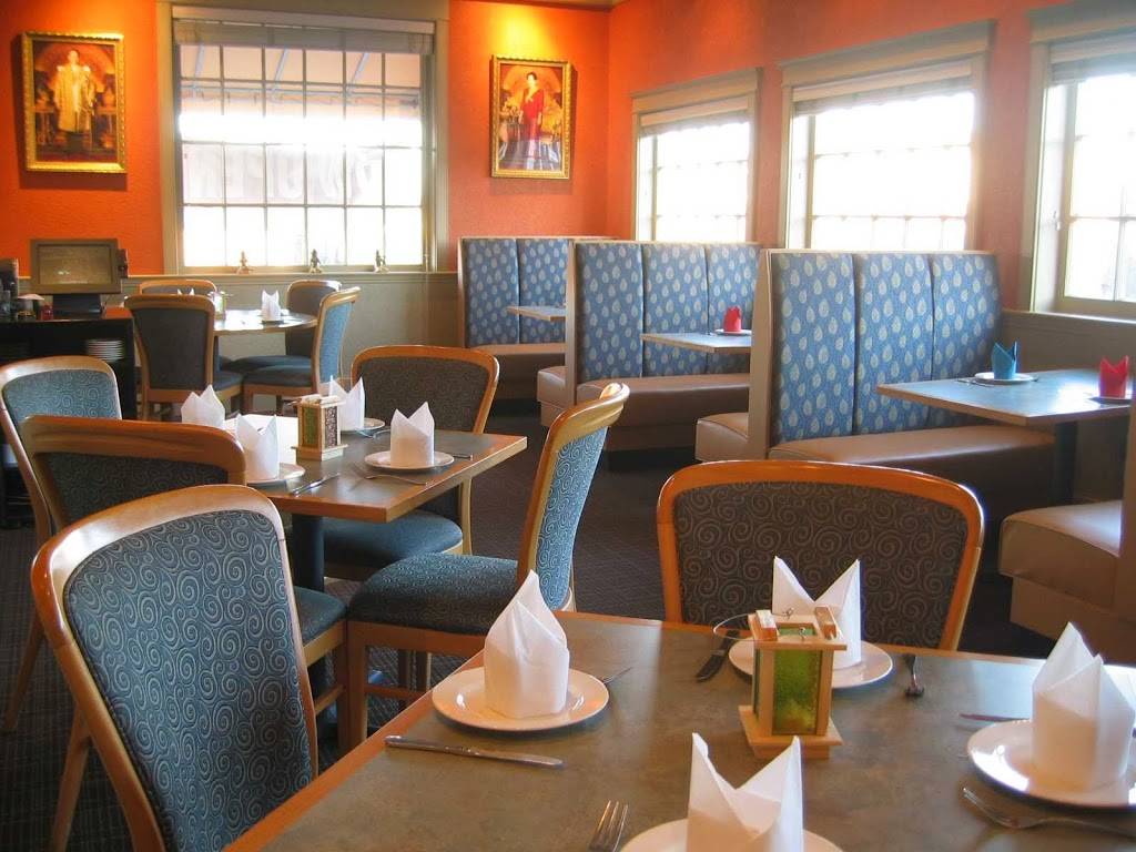 Aiyara Thai Restaurant Leesburg VA | restaurant | 5 Catoctin Cir SE, Leesburg, VA 20175, United States | 7037711131 OR +1 703-771-1131