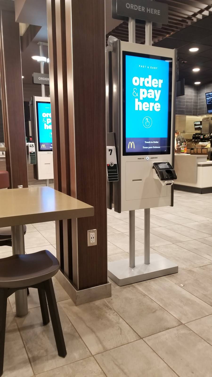 McDonalds | cafe | 1300 North Cass St, Wabash, IN 46992, USA | 2605638524 OR +1 260-563-8524