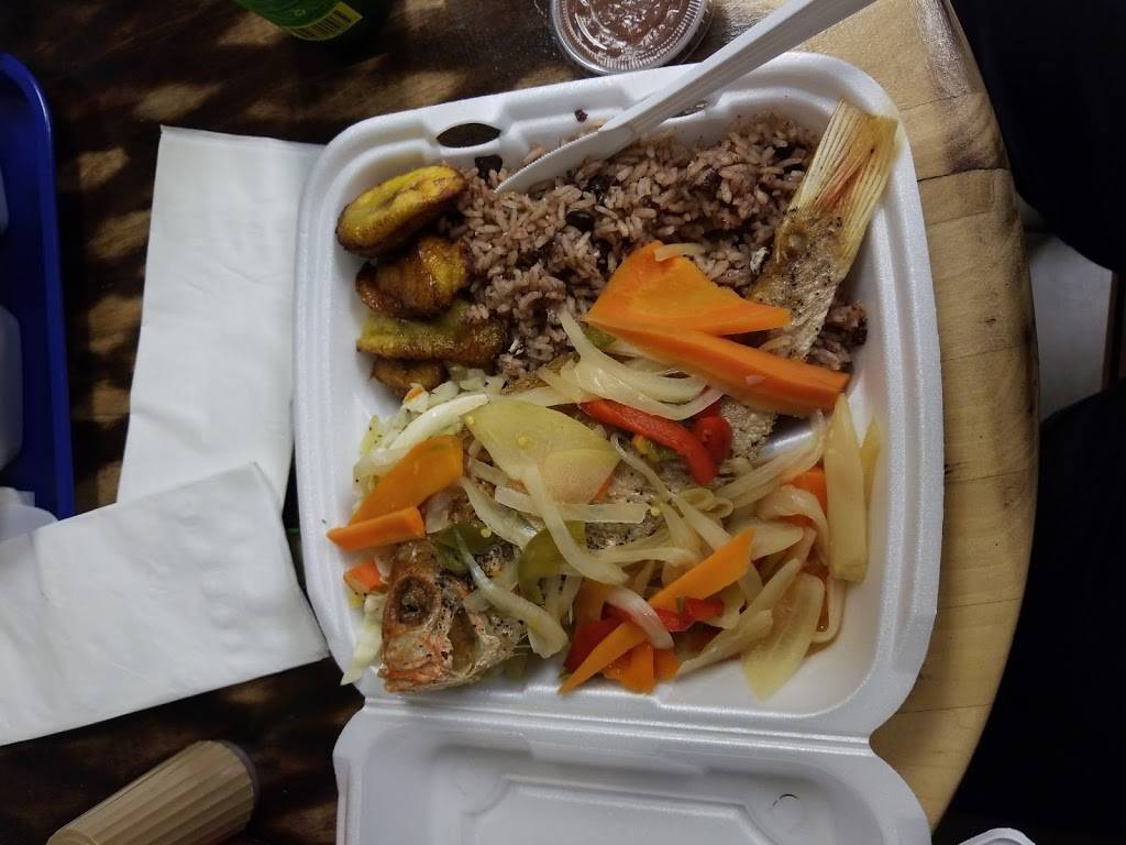Lawrence Caribbean Restaurant | restaurant | 3011 West Blvd, Charlotte, NC 28208, USA | 9802990609 OR +1 980-299-0609