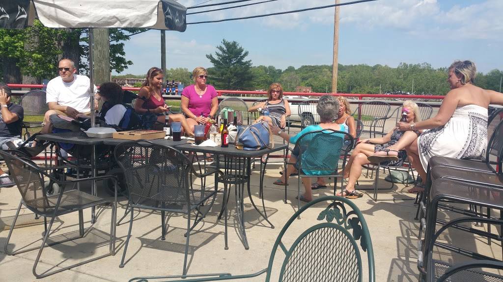 The Barn | restaurant | 1947 Linden Ave, Zanesville, OH 43701, USA | 7404552276 OR +1 740-455-2276