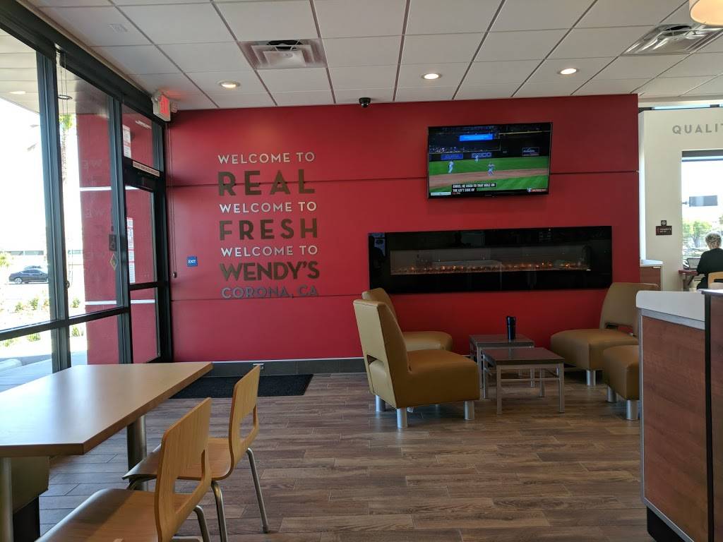 Wendys | restaurant | 705 N Main St, Corona, CA 92880, USA | 9517352739 OR +1 951-735-2739