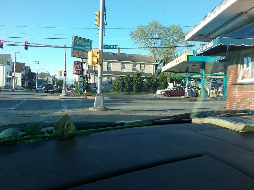 Dees Hot Dogs | restaurant | 51 Tarkiln Hill Rd, New Bedford, MA 02745, USA | 5089980584 OR +1 508-998-0584