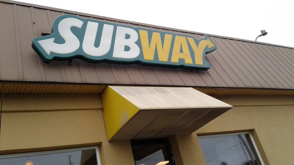 Subway | restaurant | 7050 E 21st St, Indianapolis, IN 46219, USA | 3173597827 OR +1 317-359-7827