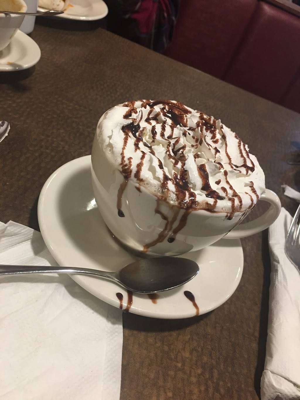 Eatn Park | restaurant | 2675 Oakland Ave, Indiana, PA 15701, USA | 7244652301 OR +1 724-465-2301