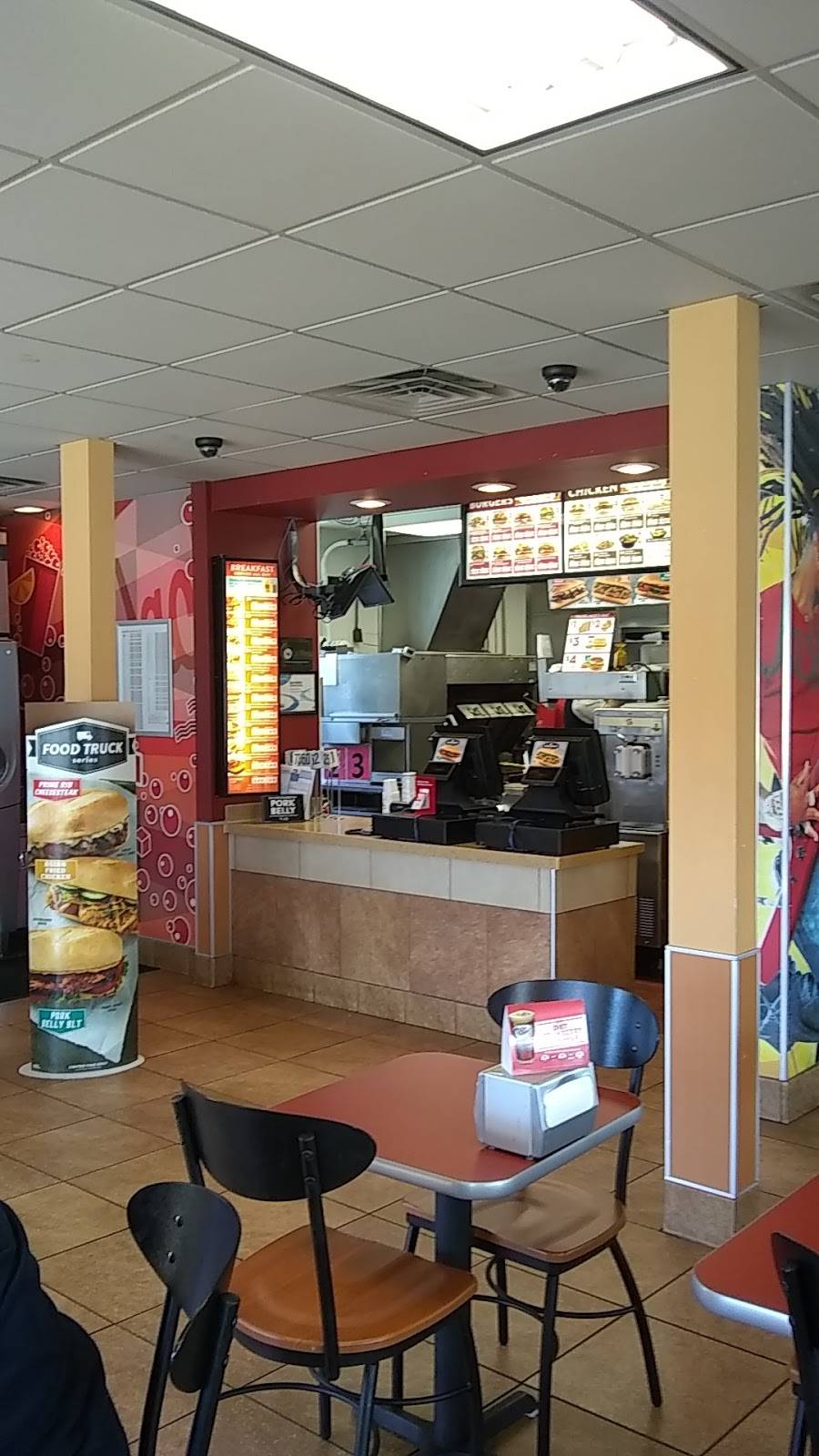 Jack in the Box | restaurant | 5141 Jackson Dr, La Mesa, CA 91941, USA | 6196973233 OR +1 619-697-3233