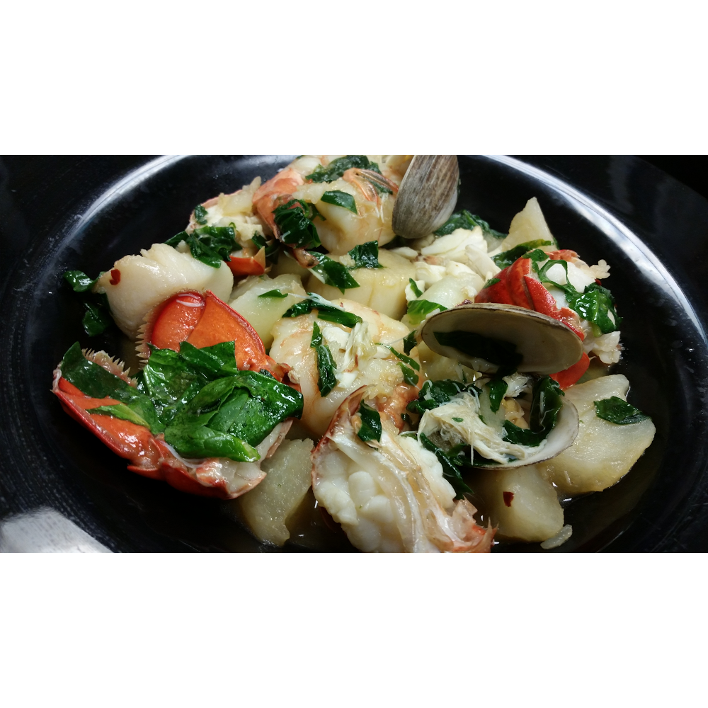 LouRedas An American Table | restaurant | 3646 Sunset Ave #122, Rocky Mount, NC 27804, USA | 2524435188 OR +1 252-443-5188