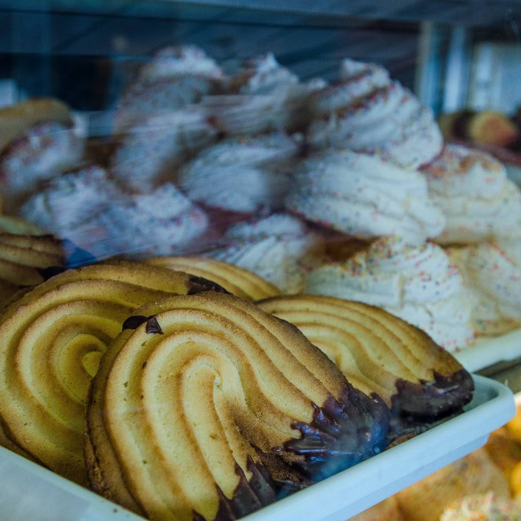 Antojitos Y Mas | restaurant | 1035 Elizabeth Ave, Elizabeth, NJ 07201, USA | 9083527377 OR +1 908-352-7377