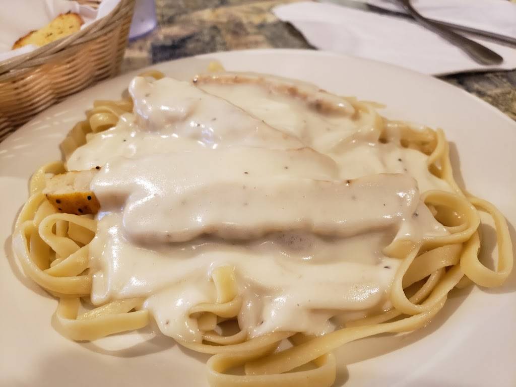 Frances Pizza | restaurant | 713 N 7th St, Riverton, IL 62561, USA | 2176298880 OR +1 217-629-8880