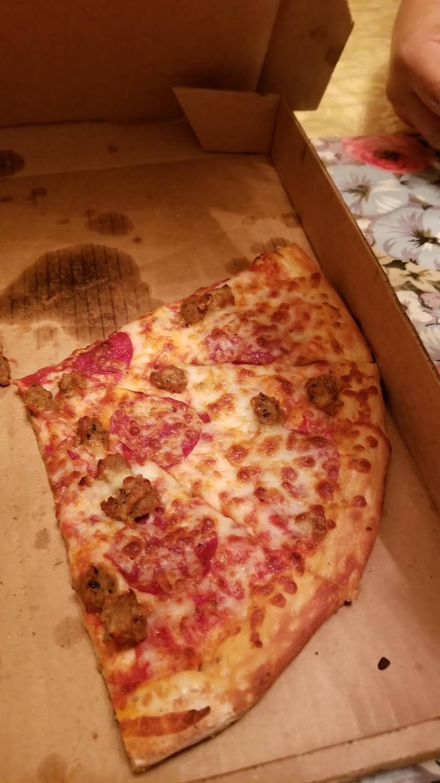 Golden Pizza | meal delivery | 1200 E Highland Ave, San Bernardino, CA 92404, USA | 9098834000 OR +1 909-883-4000