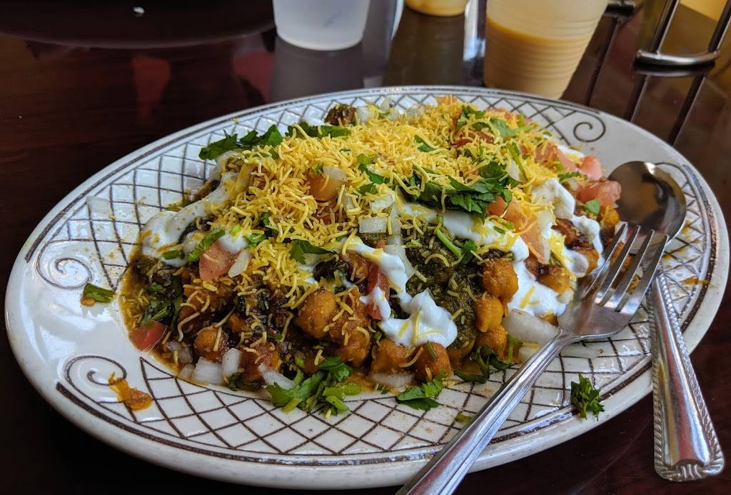 Bombay Indian Grill | restaurant | 2011 University Ave, Morgantown, WV 26505, USA | 3043814858 OR +1 304-381-4858