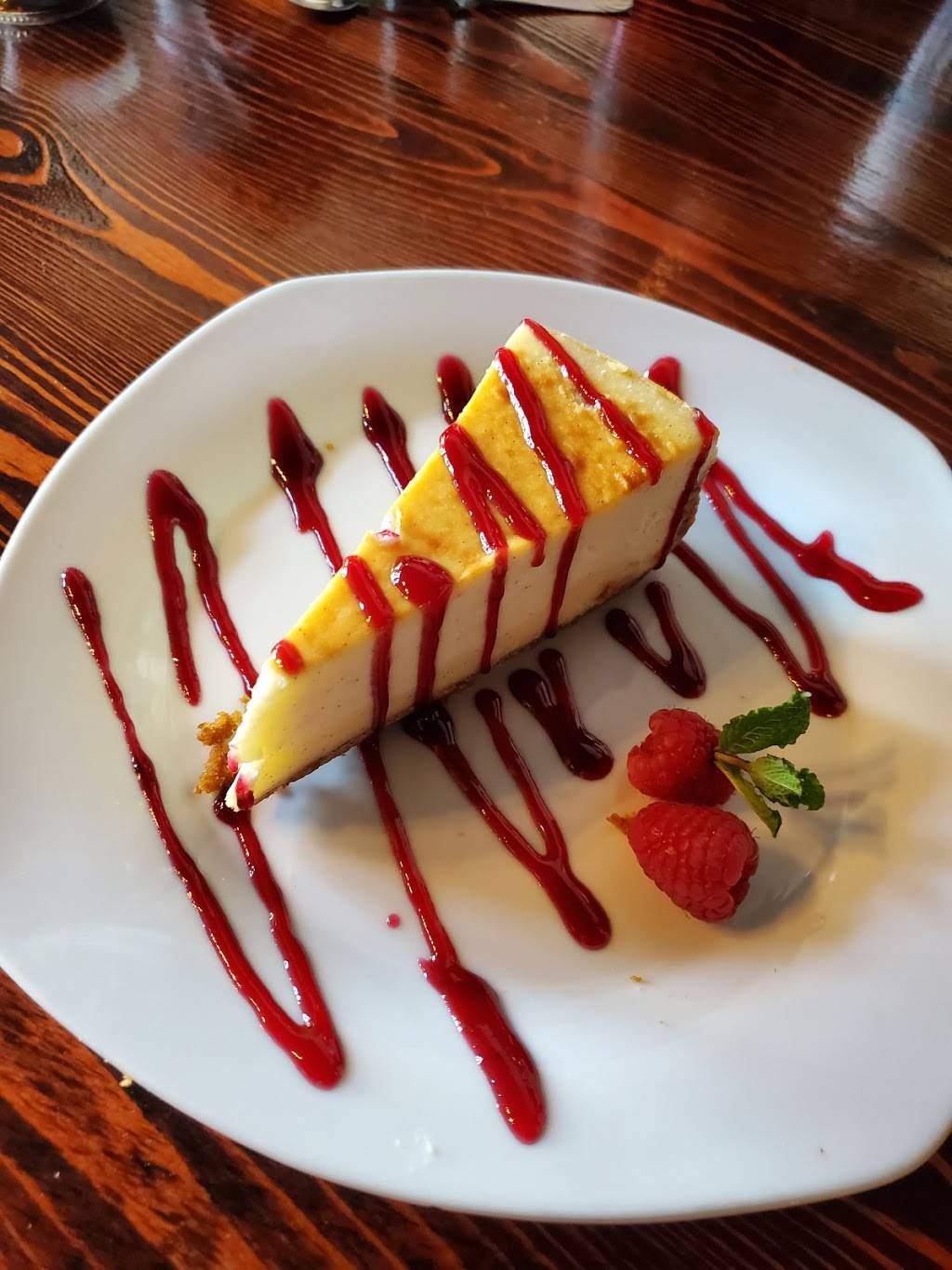 Hale House | restaurant | 212 Hale St, Charleston, WV 25301, USA | 3043468161 OR +1 304-346-8161