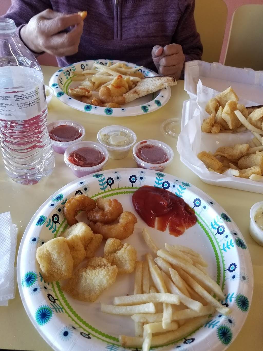 Catfish Basket | restaurant | 4950 Hondo Pass Dr, El Paso, TX 79924, USA | 9157570545 OR +1 915-757-0545