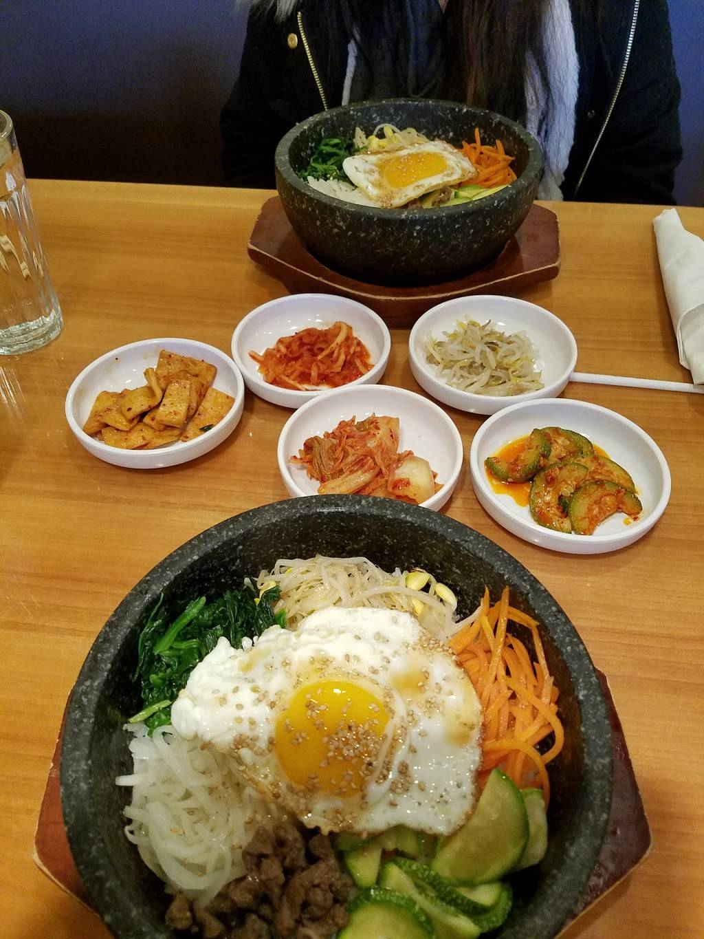 Gangnam Restaurant | restaurant | 2303 White Bear Ave, Maplewood, MN 55109, USA | 6517772826 OR +1 651-777-2826