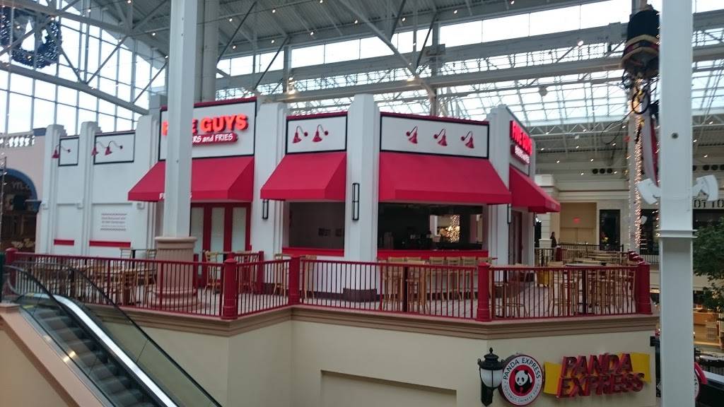 Five Guys | meal takeaway | 220 Easton Town Center, Columbus, OH 43219, USA | 6145325985 OR +1 614-532-5985