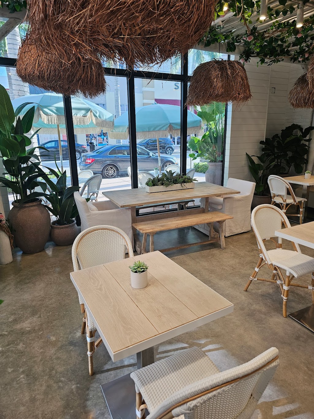 Pura Vida | cafe | 8400 NW 53rd St, Miami, FL 33166, USA | 3055354142 OR +1 305-535-4142