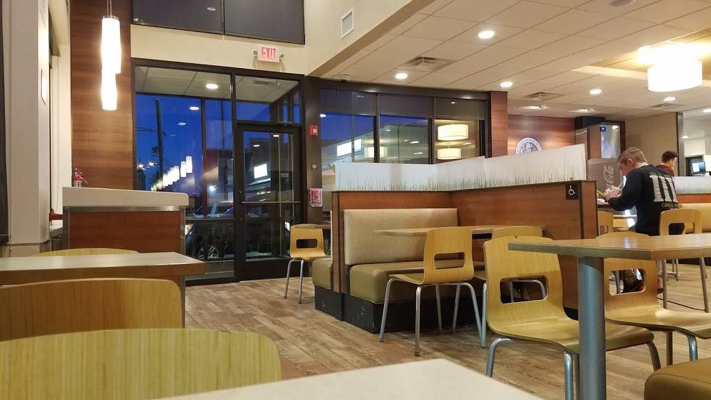 Wendys | restaurant | 5901 Ridge Ave, Philadelphia, PA 19128, USA | 2154823130 OR +1 215-482-3130