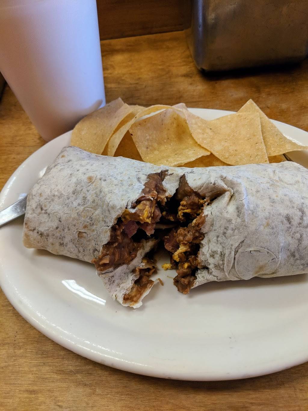 Dos Burritos | restaurant | 6328 Hollywood Blvd, Los Angeles, CA 90028, USA | 3234604178 OR +1 323-460-4178