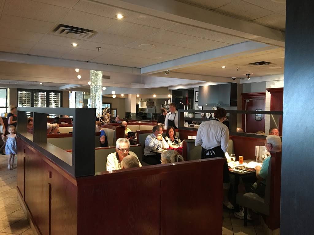 Rôtisserie St-Hubert | restaurant | 705 Brookdale Ave, Cornwall, ON K6J 5C6, Canada | 6139374644 OR +1 613-937-4644